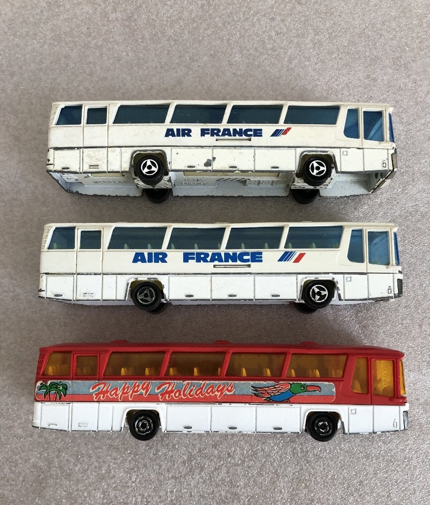 Majorette Bus Bussen Air France Happy Holidays 373 13,5 cm, Ophalen of Verzenden, Gebruikt, Bus of Vrachtwagen