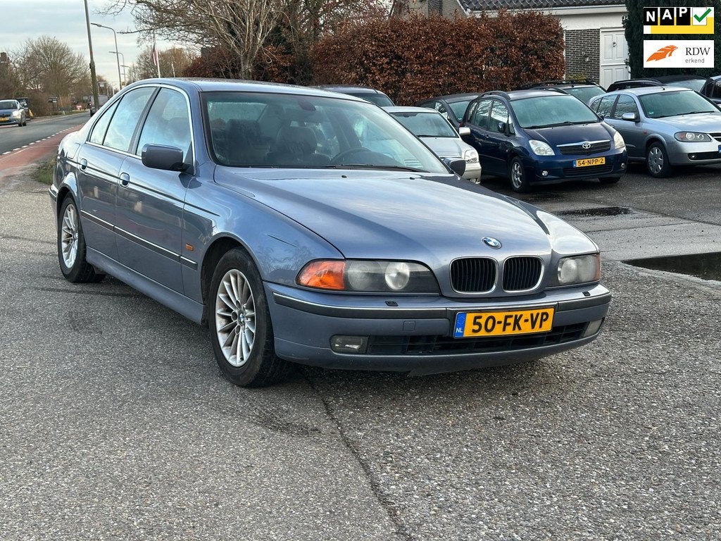 BMW 5-serie 530d Executive Automaat/Nap/Leer/Clima, Auto's, Automaat, Achterwielaandrijving, Gebruikt, 2000 kg