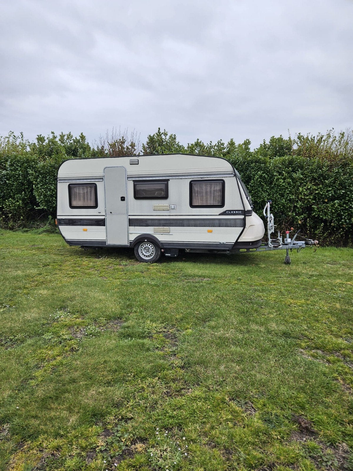 Hobby Classic Caravan met voortent en luifel, Ophalen, Gebruikt
