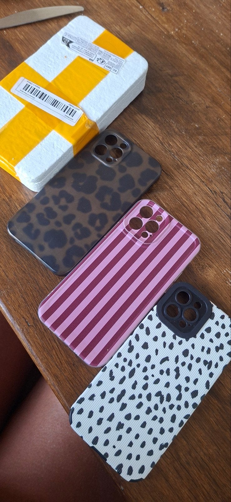 3 Hoesjes en 2 beschermglaasjes voor iPhone 12 Pro, Telecommunicatie, Kunststof, Nieuw, Hoesje of Tasje, Ophalen of Verzenden