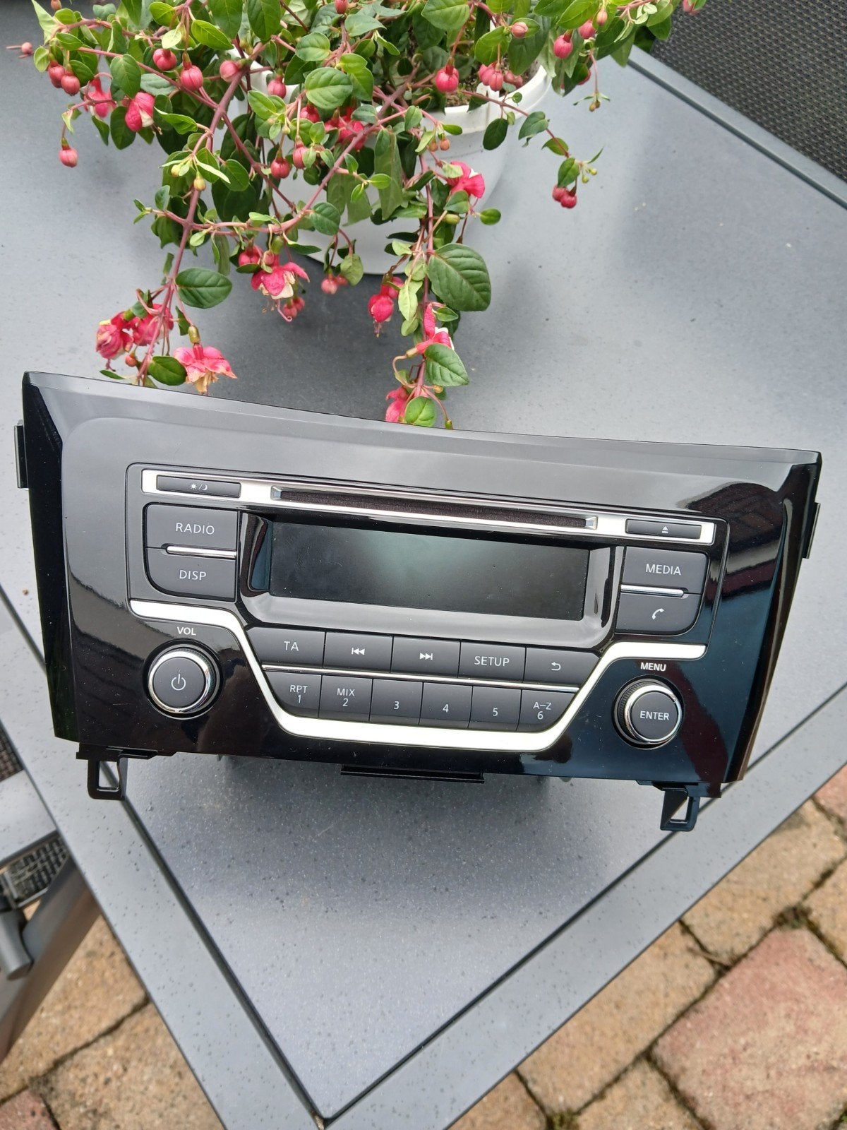 Radio, Auto diversen, Autoradio's, Ophalen of Verzenden, Zo goed als nieuw