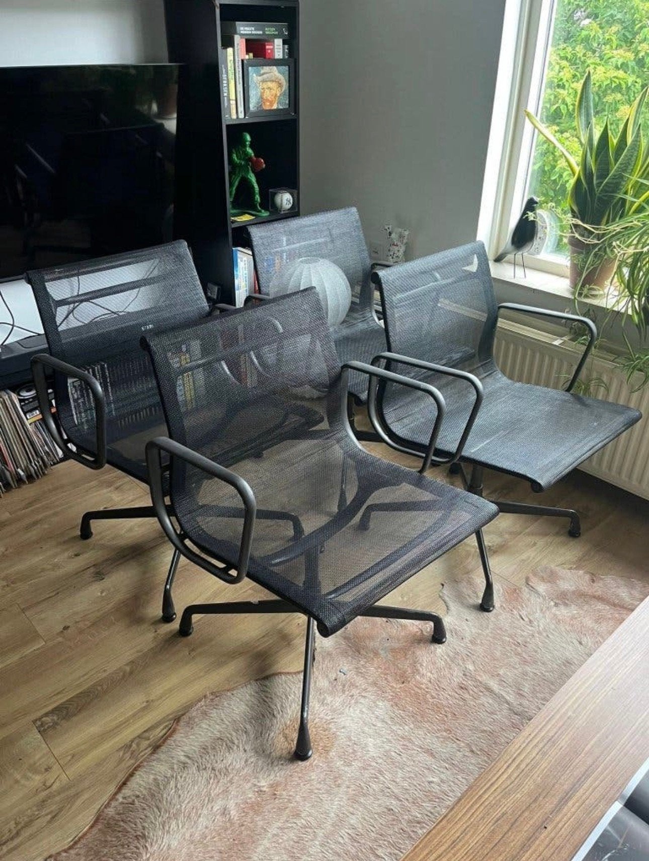 4 Vitra Eames EA 107 netweave conference chair- 1988, Ophalen of Verzenden, Zo goed als nieuw, Zwart