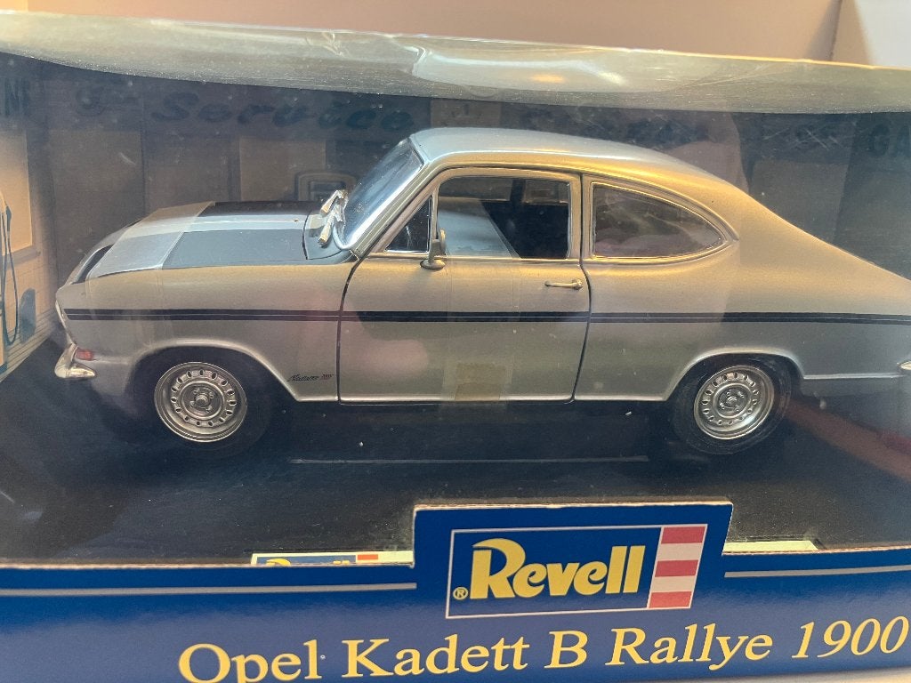Opel Kadett B 1900 Rally van 1969  grijs 1/18 Revell, Hobby en Vrije tijd, Modelauto's | 1:18, Ophalen of Verzenden, Nieuw, Auto