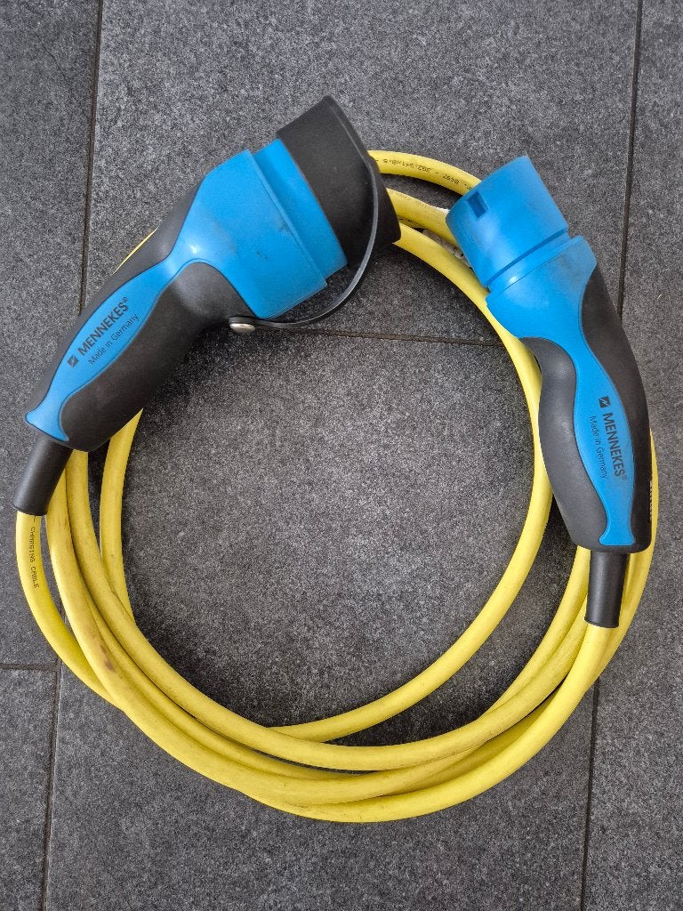 Mennekes Laadkabel , 4 meter , Type 2 (20A/250V) - Gebruikt, Auto diversen, Ophalen of Verzenden, Gebruikt, Laadkabel