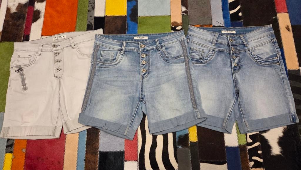 Jewelly jeans shorts - 3 stuks - als nieuw, Kleding | Dames, Spijkerbroeken en Jeans, Jewelly, Ophalen of Verzenden, Zo goed als nieuw