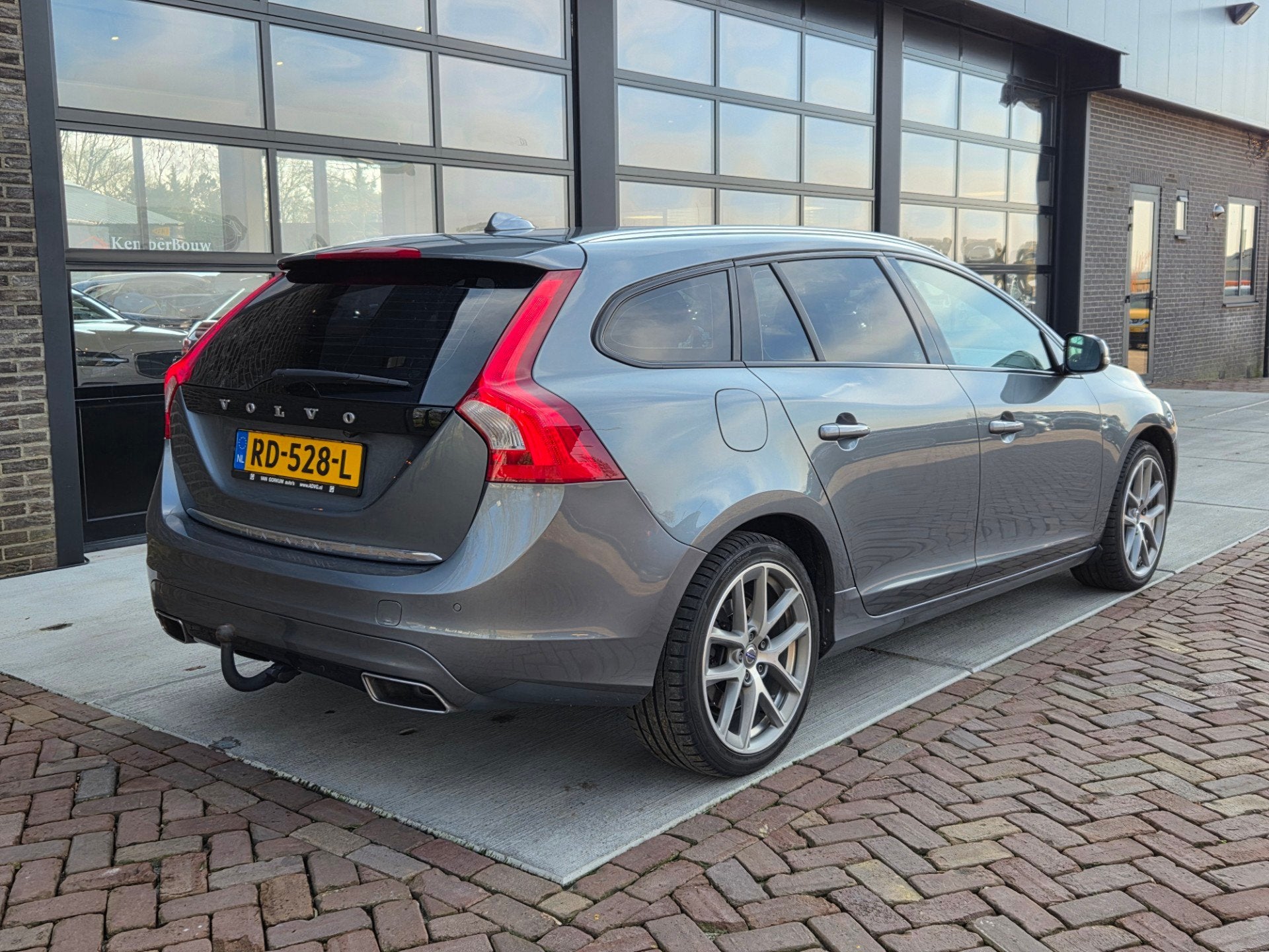 Volvo V60 2.4 D5 Twin Engine Special Edition, Auto's, Volvo, Automaat, Euro 6, 163 pk, Vierwielaandrijving