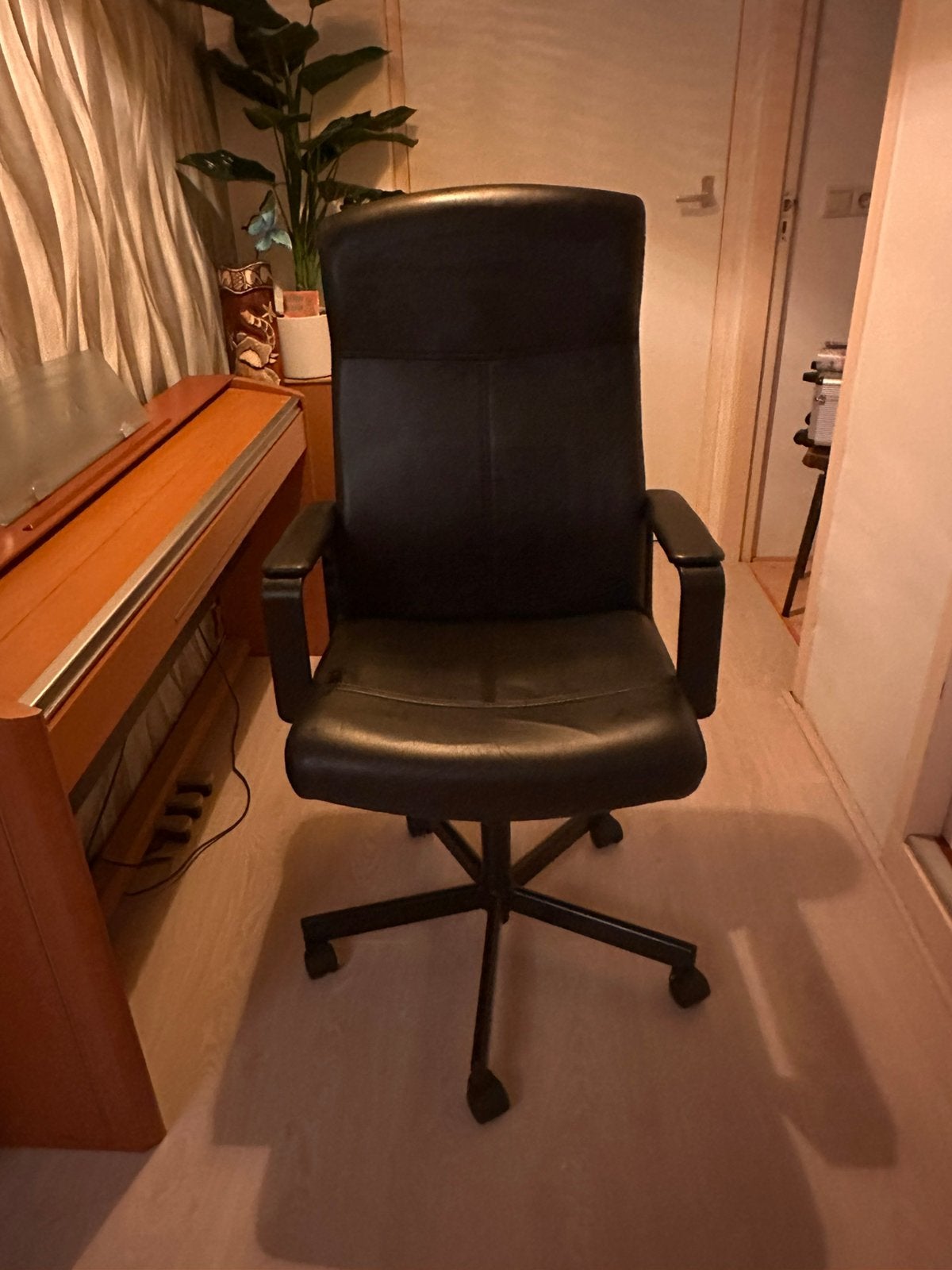 Bureaustoel, Ophalen, Zo goed als nieuw, Zwart, Bureaustoel