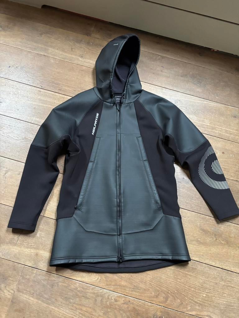 Neilpryde Stormchaser neopreen jas, Ophalen of Verzenden, Zo goed als nieuw, Wetsuit