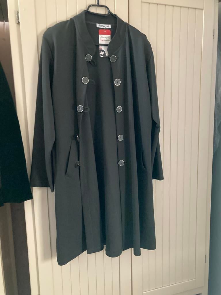 Nieuwe lange Magna blazer 44/46, Kleding | Dames, Ophalen of Verzenden, Nieuw, Maat 46/48 (XL) of groter, Groen