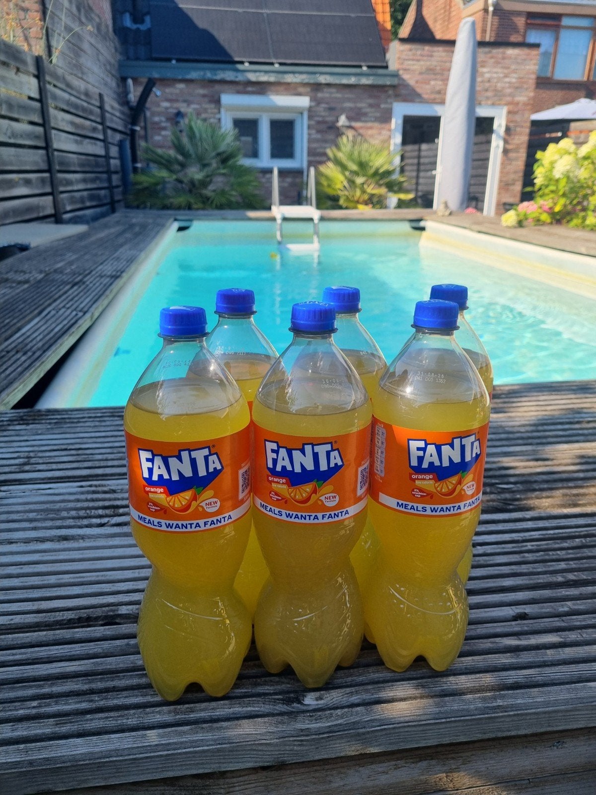 Fanta 6x1L liter flessen tht 2x 31-07 / 4x 31-08, Diversen, Ophalen