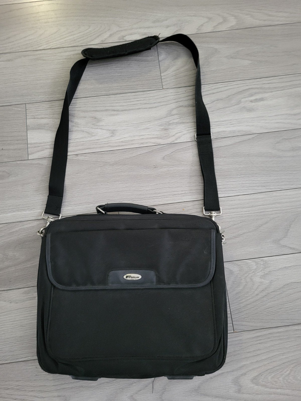 Laptoptas, Meerdere vakken, Gebruikt, 17 inch of meer, Ophalen of Verzenden