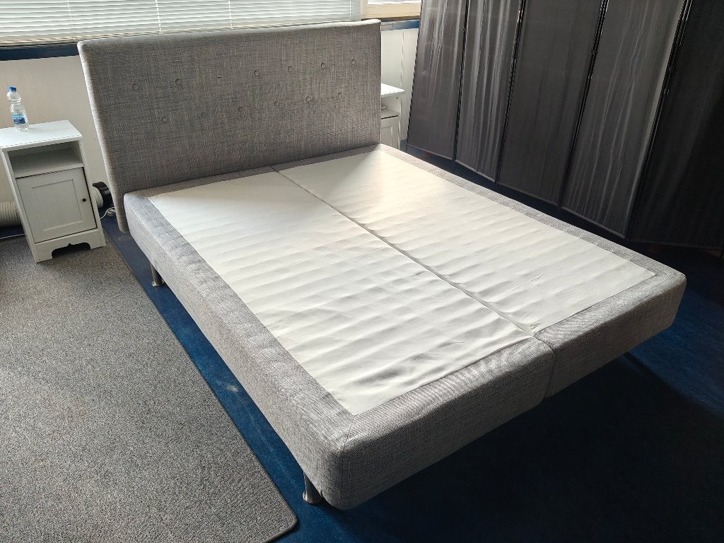 Comfortabel tweepersoons boxspring bedframe - Grijs, Ophalen, Modern, Comfortabel, Tweepersoons, Zo goed als nieuw