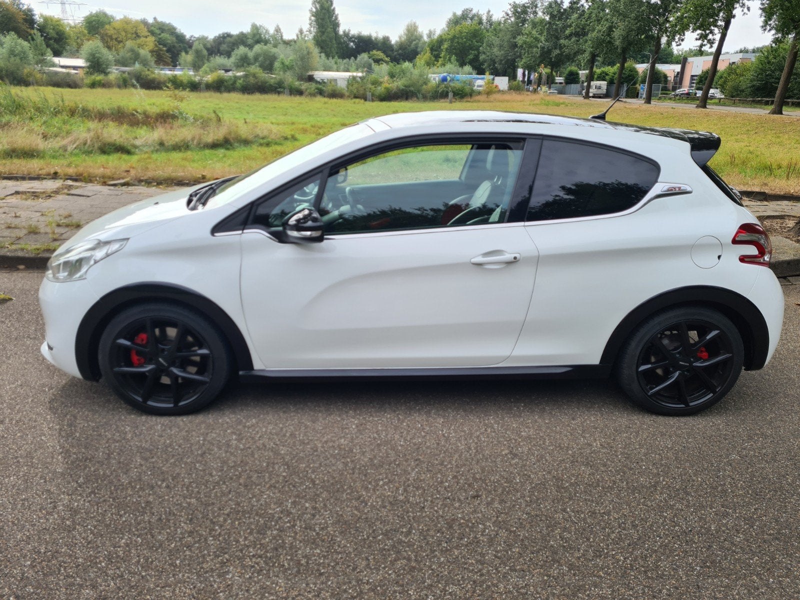 Peugeot 208 1.6 GTI 145.000 KM, Auto's, Voorwielaandrijving, Origineel Nederlands, Handgeschakeld, Particulier