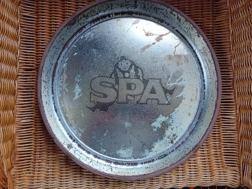 Oud metalen dienblad met SPA - logo 35cm, Ophalen of Verzenden, Gebruikt, Gebruiksvoorwerp
