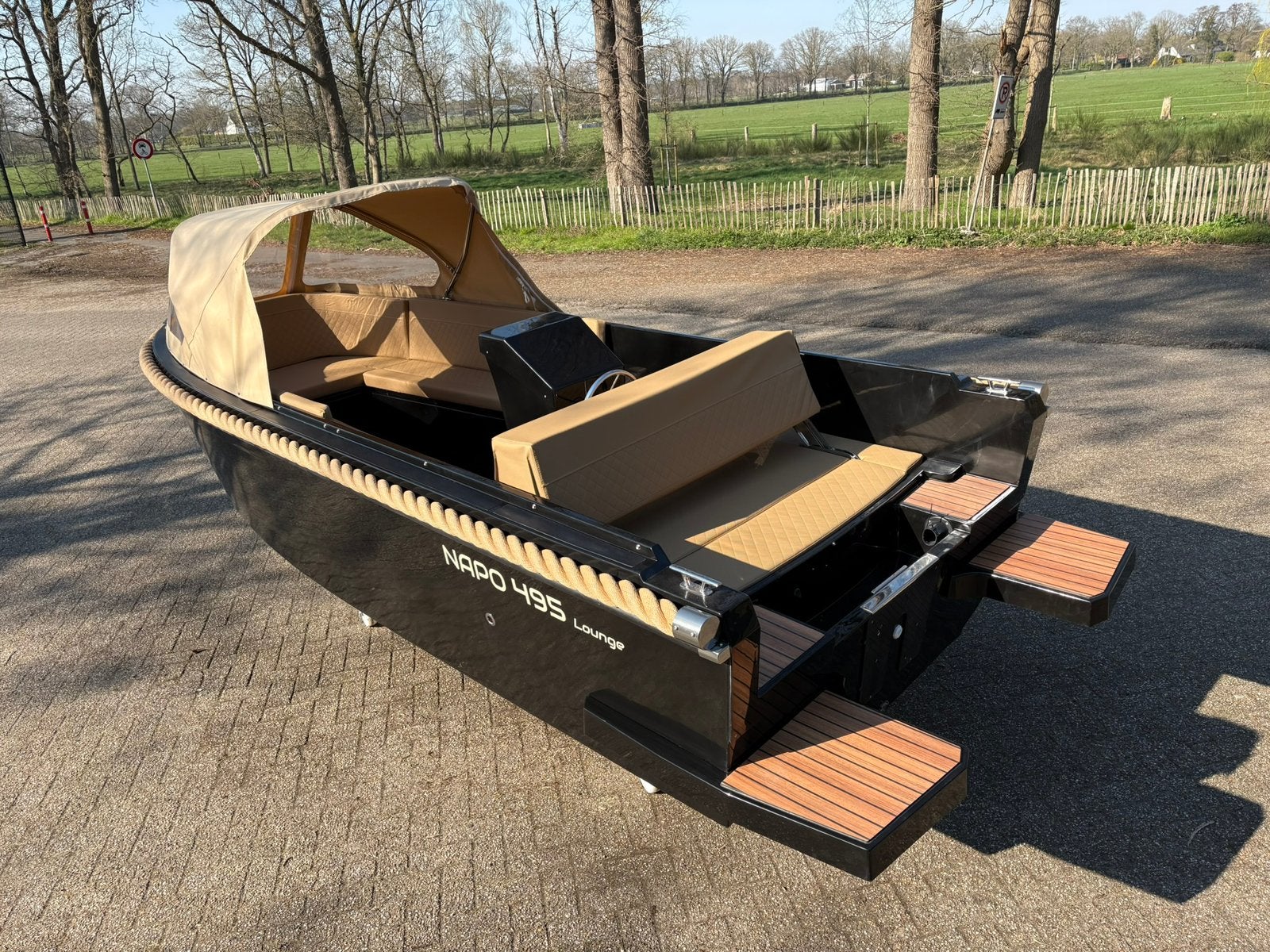 Prachtige NAPO 495 Lounge incl 9.9pk bj.2026 NIEUW!, Ophalen, Benzine, 1.90 meter, Afdekzeil