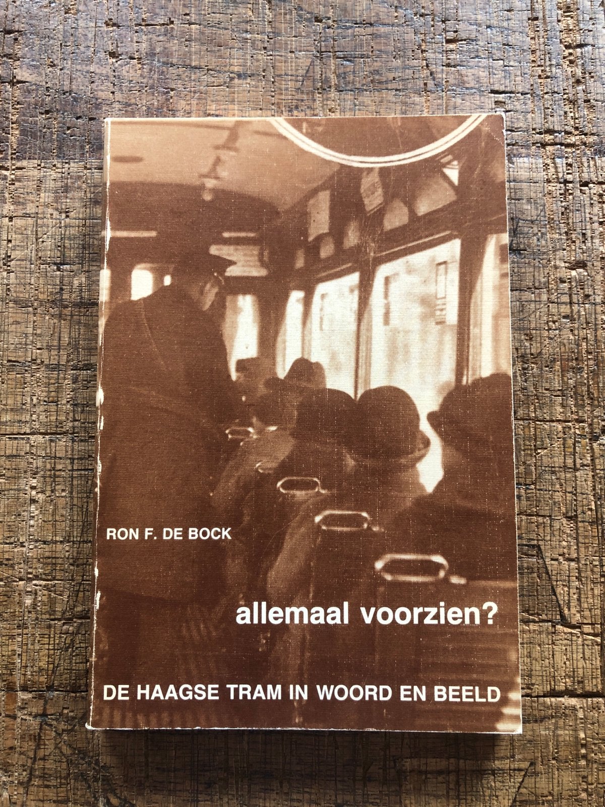 Allemaal Voorzien? De Haagse Tram in Woord en Beeld, Boeken, Ophalen of Verzenden, Gelezen, Tram