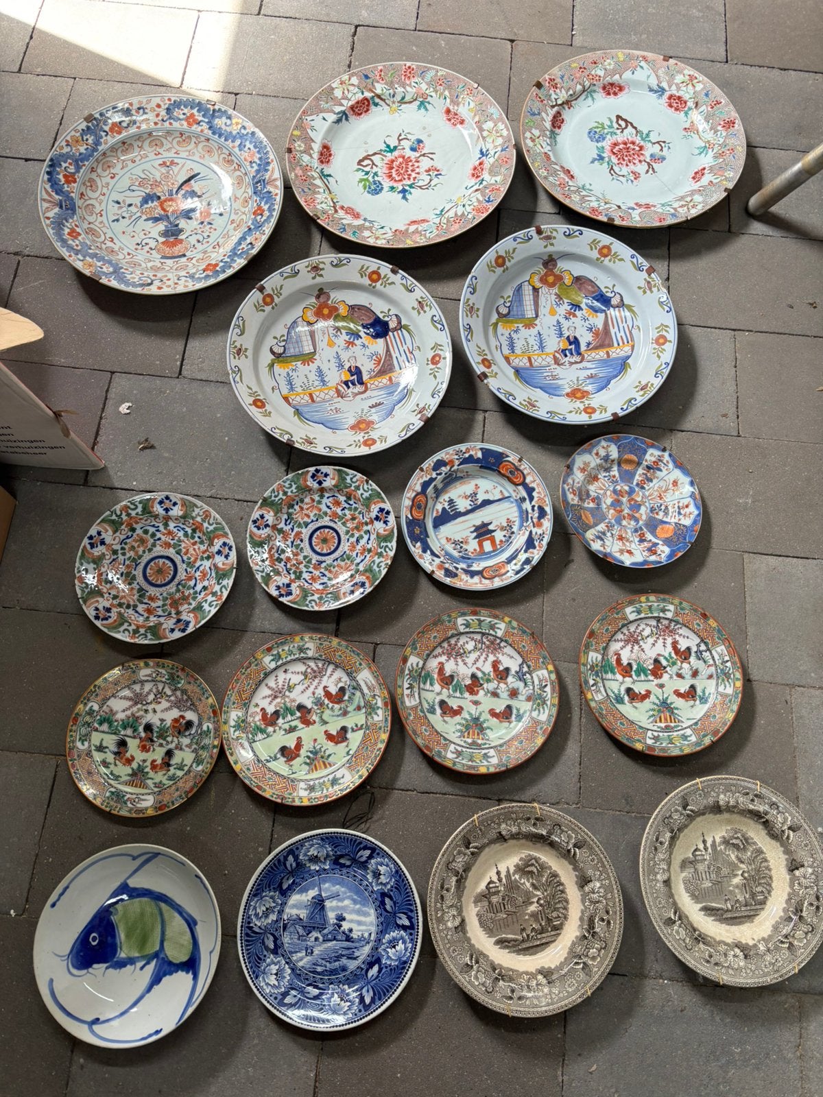 Lot Antieke Wandborden porselein Chinees Delfts etc antiek, Ophalen