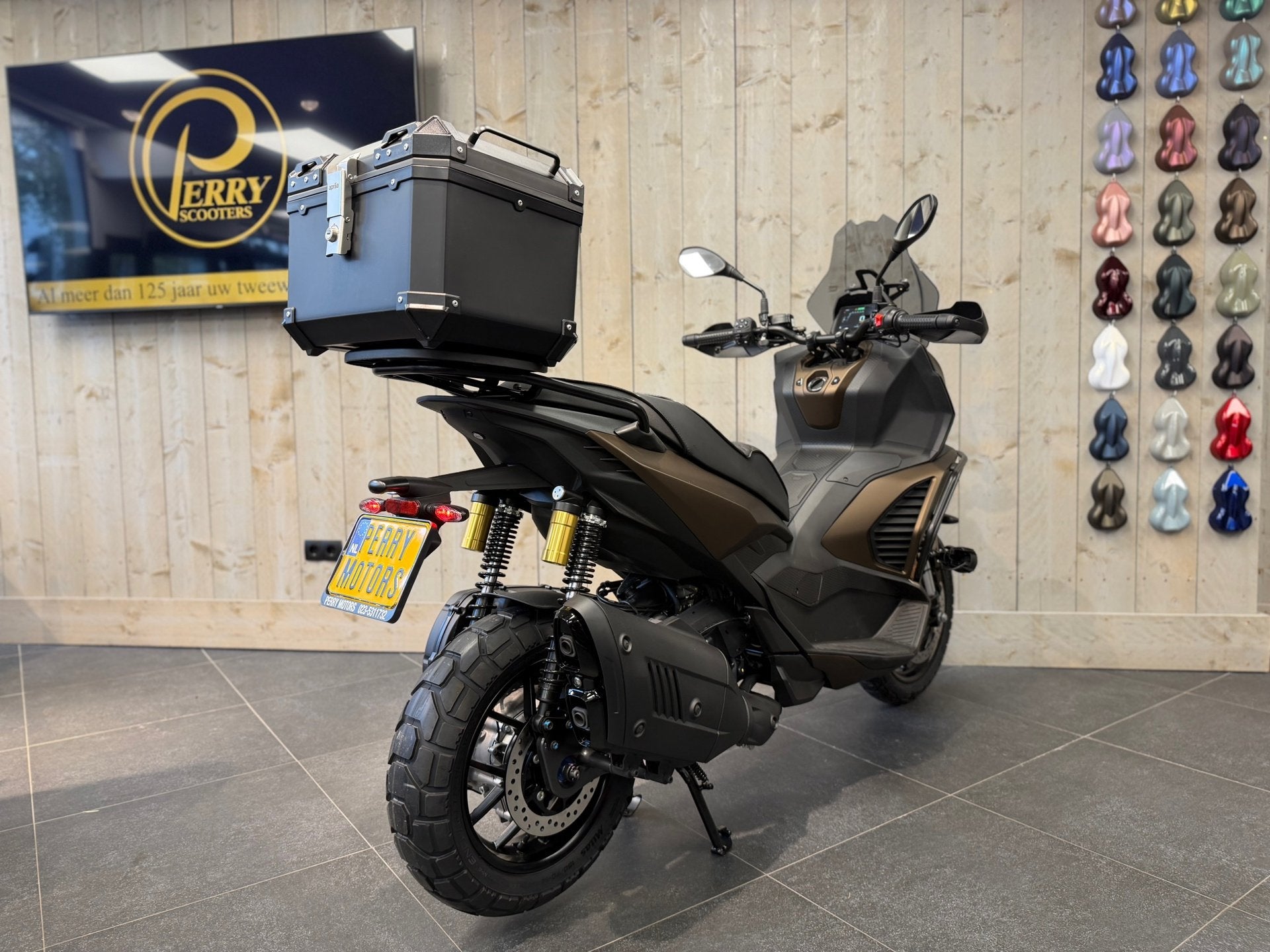 Aprilia SR GT 400 SPECIALPAINT | MARRAKECH BROWN |EXCLUSIVE, Scooter, 399 cc, Automaat, Gebruikt