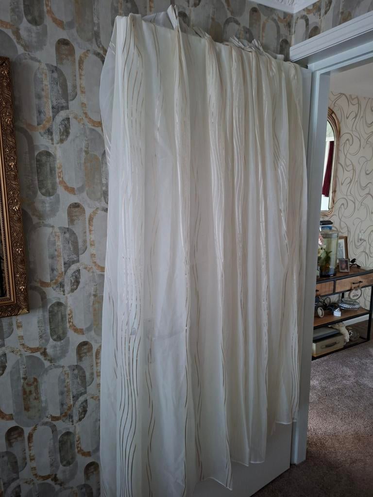 Gratis: Vitrage beige met goudstreep, Huis en Inrichting, Stoffering | Gordijnen en Lamellen, Ophalen, Gebruikt, 200 cm of meer
