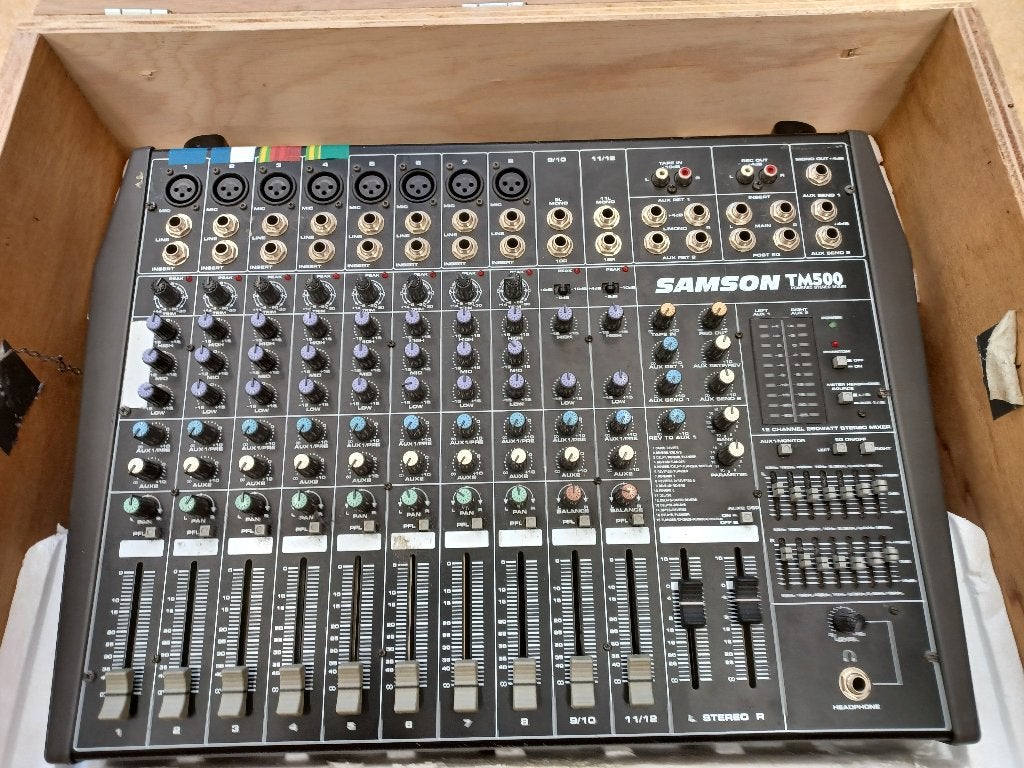 Samson TM500 Powered Stereo Mixer met houten kist, Ophalen, Gebruikt, 10 tot 20 kanalen, Microfooningang
