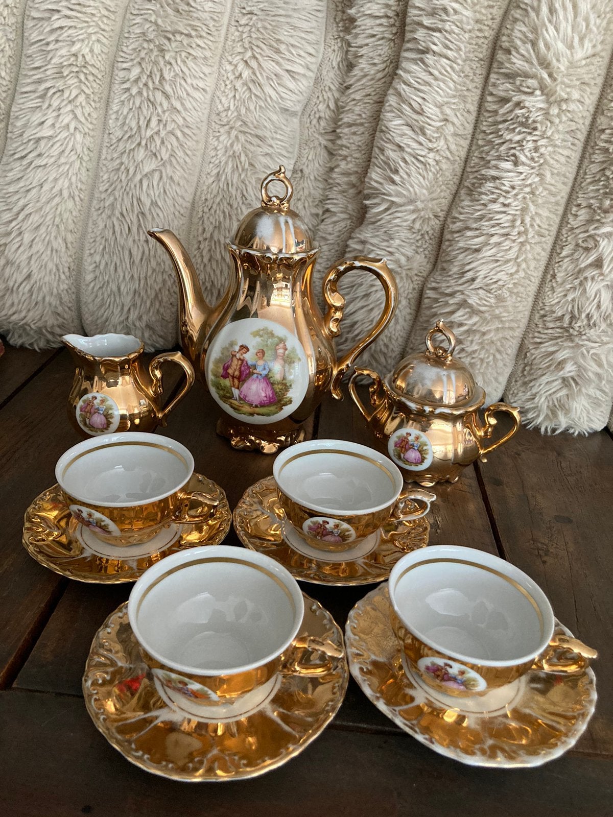 Vintage porseleinen servies.Foreign modelnummer 831, Ophalen