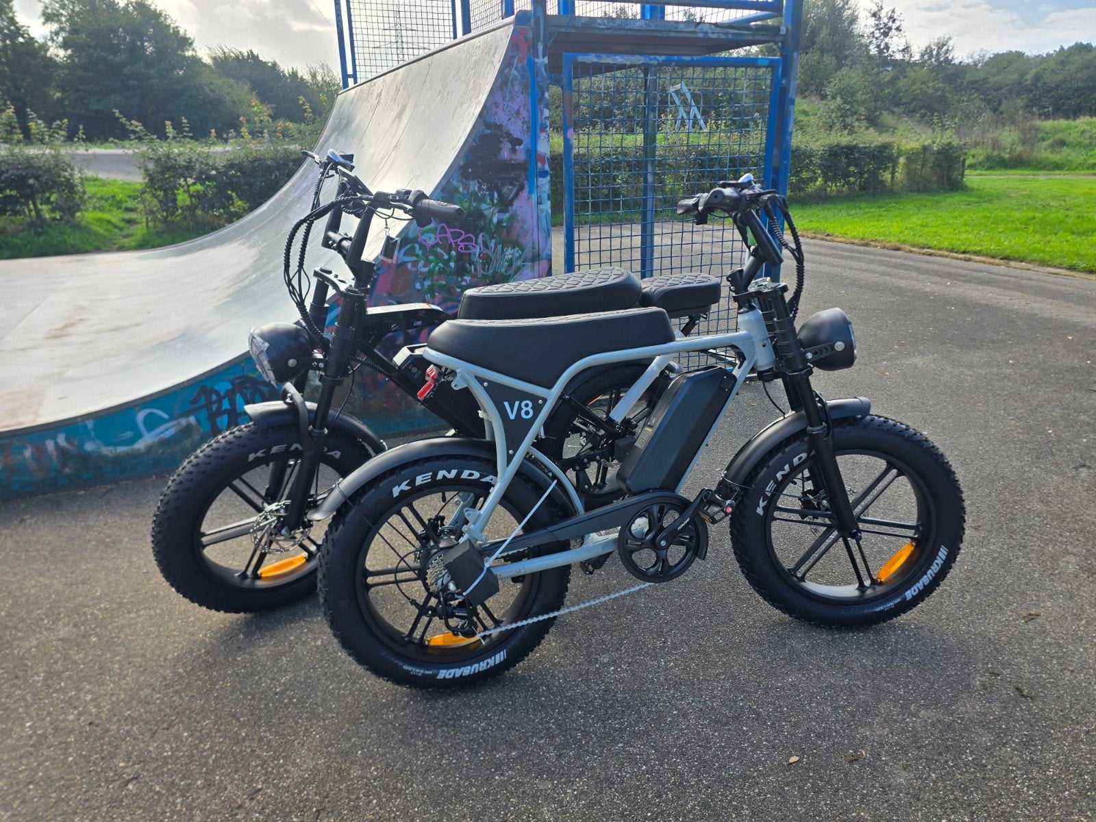 Foto 3 van Fatbike V20 Pro - Alle accessoires gratis+GPS Voorraad NIEUW