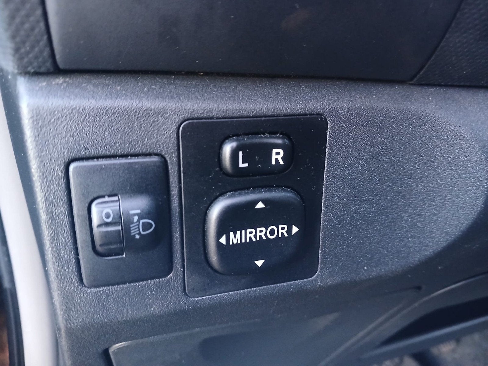 Foto 15 van Toyota Yaris 1.3 16V AIRCO 5 deurs NIEUW APK