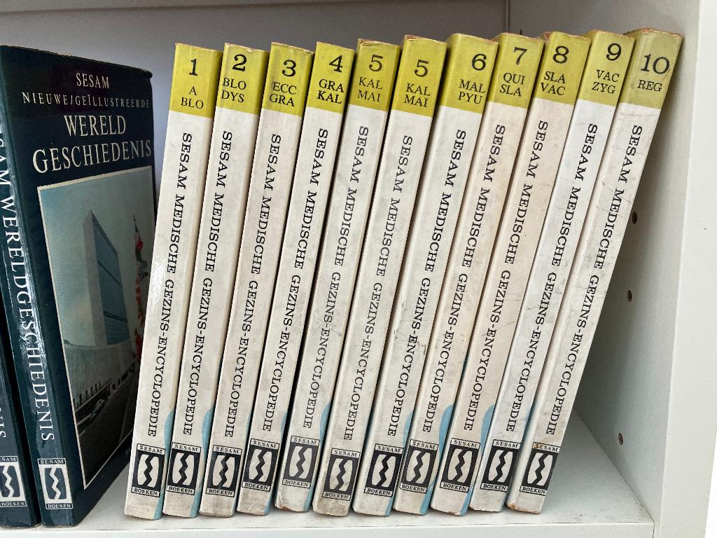 Sesam medische gezins-encyclopedie, Ophalen, Zo goed als nieuw, Natuurwetenschap