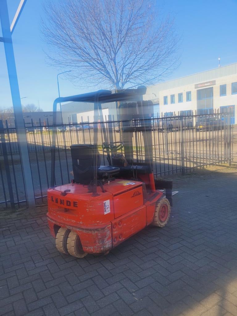 Linde E-15 3-wiel elektrische vorkheftruck, Zakelijke goederen, Machines en Bouw | Heftrucks en Intern transport, Ophalen, Linde