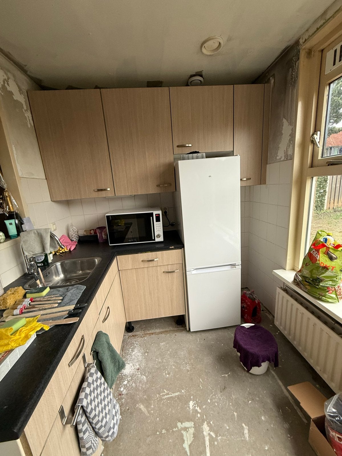 Complete keuken zonder koelkast en magnetron, Huis en Inrichting, Keuken | Complete keukens, Gebruikt, Bruin, Hoekkeuken, Ophalen of Verzenden