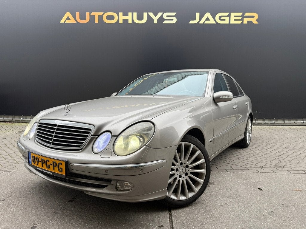 Mercedes-Benz E-klasse 200 K. Avantgarde Automaat, Auto's, Mercedes-Benz, Automaat, Achterwielaandrijving, Gebruikt, 4 cilinders