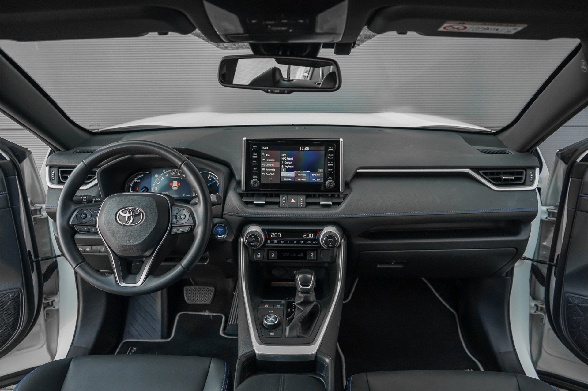 Toyota RAV4 2.5 Hybrid AWD Bi-Tone Navi ACC Camera Trekhaak, Automaat, Gebruikt, 4 cilinders, 179 pk