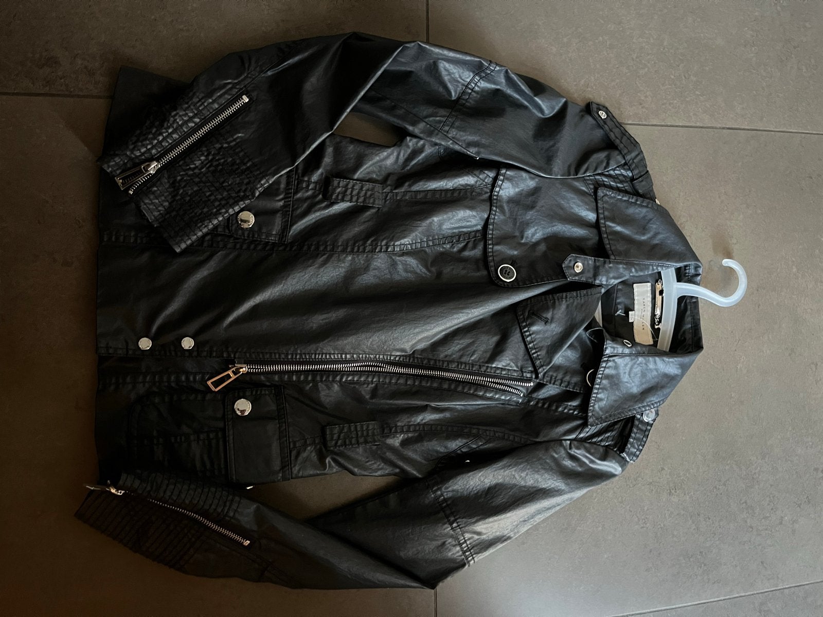 Mooie zwarte jas XS, slechts 1x gedragen Karen Millen, Ophalen of Verzenden, Zo goed als nieuw, Maat 34 (XS) of kleiner, Zwart