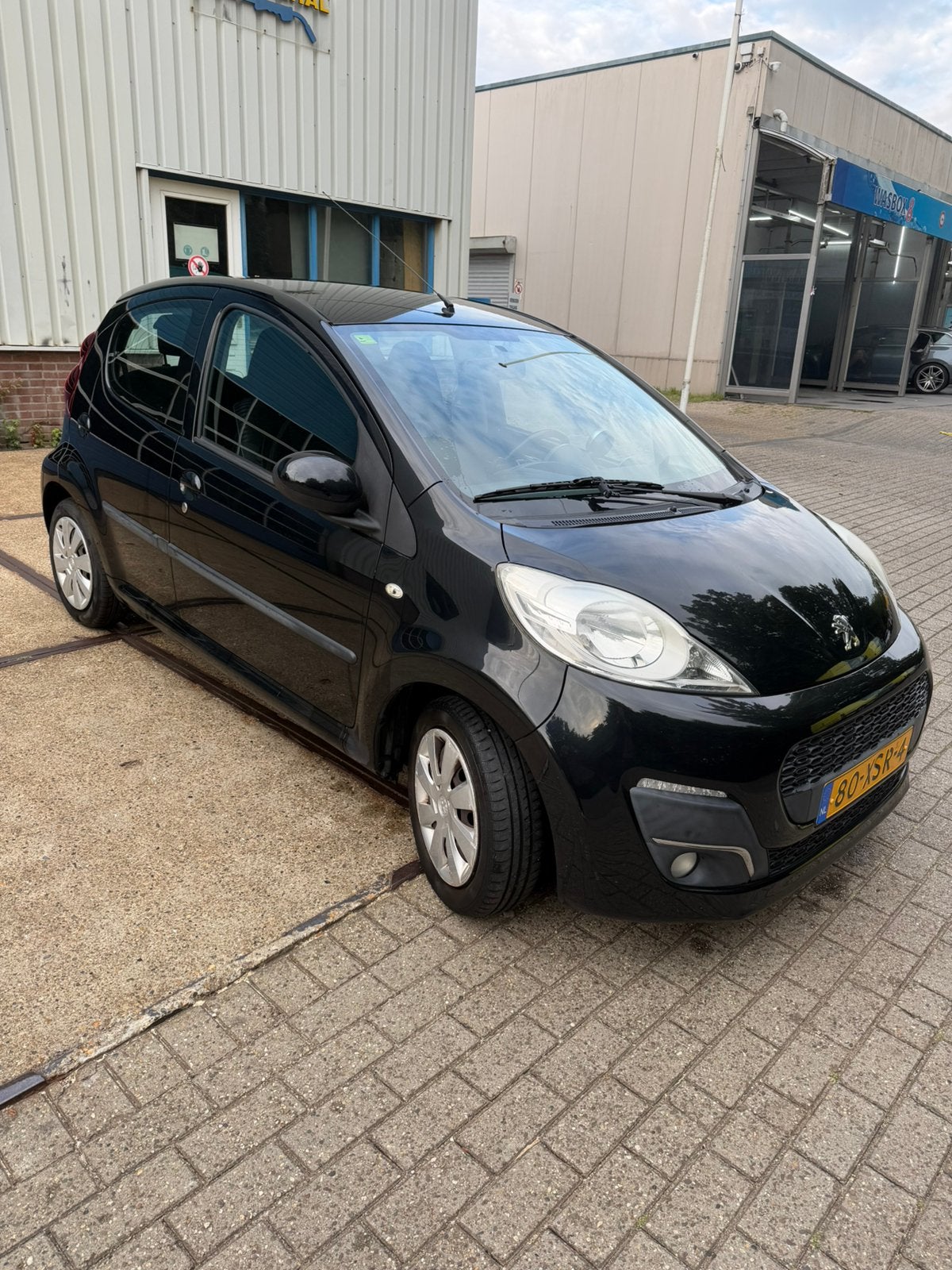 Peugeot 107 1.0  Airco/ 2012/  Zwart / 109.000 km NAP, Voorwielaandrijving, 4 stoelen, Origineel Nederlands, Handgeschakeld