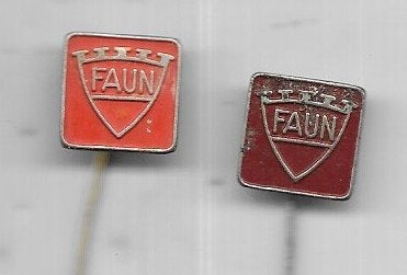 2 FAUN AUTO SPELDEN UIT 1 SERIE, Verzamelen, Speldjes, Pins en Buttons, Ophalen of Verzenden, Gebruikt, Transport, Speldje of Pin