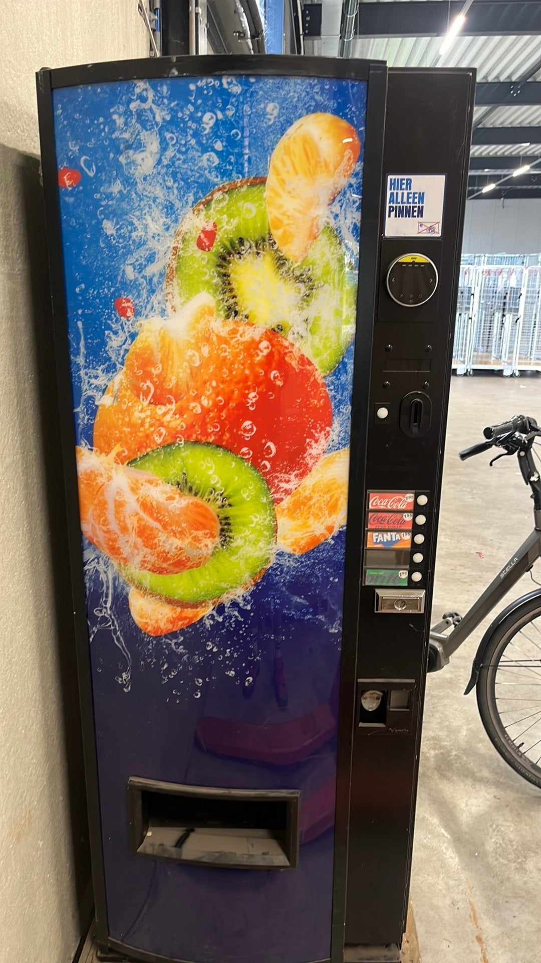 Vending machine voor drankjes - pin en contant, Ophalen, Snacks