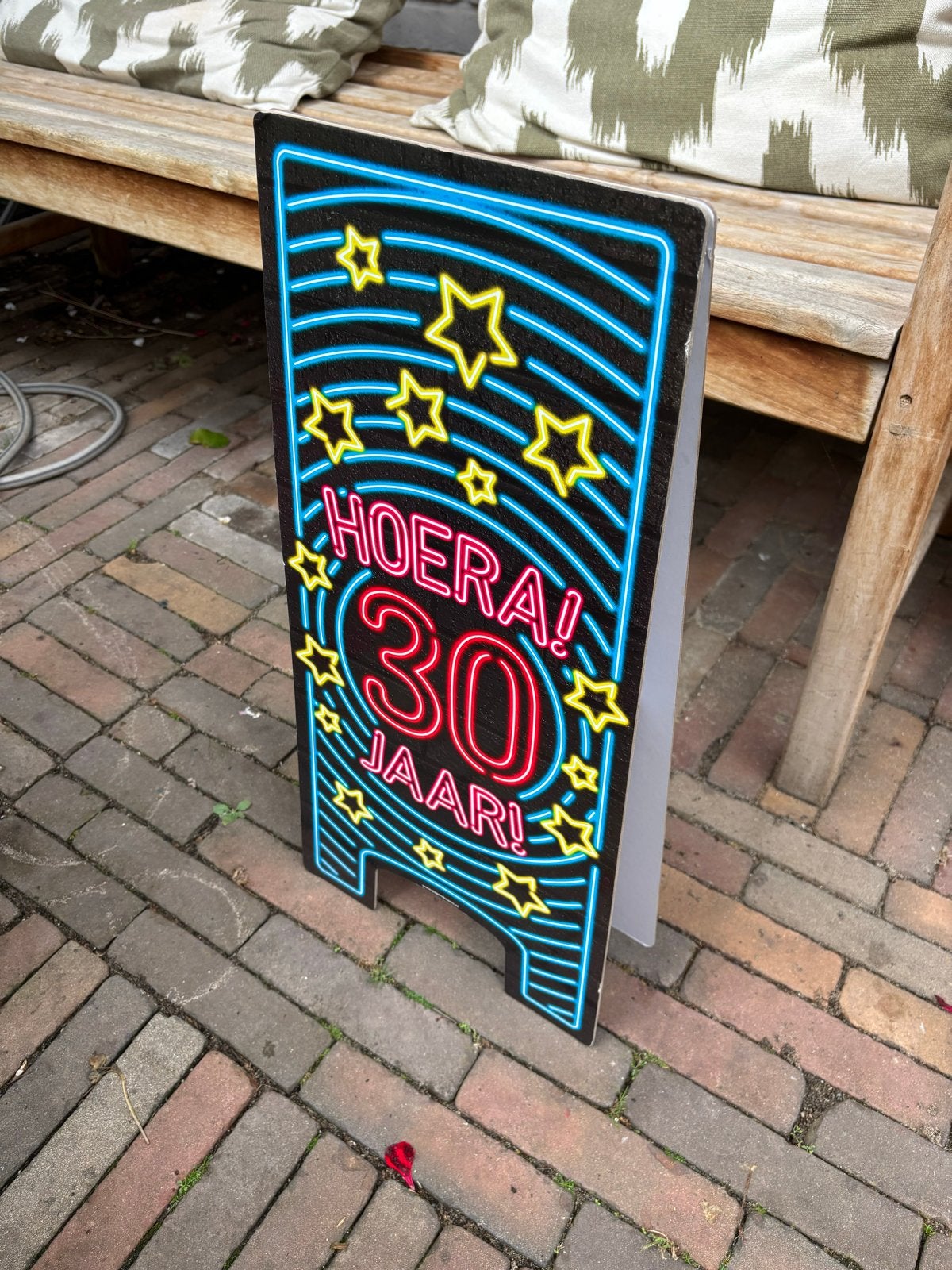 GRATIS - 30 jaar Verjaardag Bordje Versiering Neon Look, Ophalen, Gebruikt, Versiering, Verjaardag