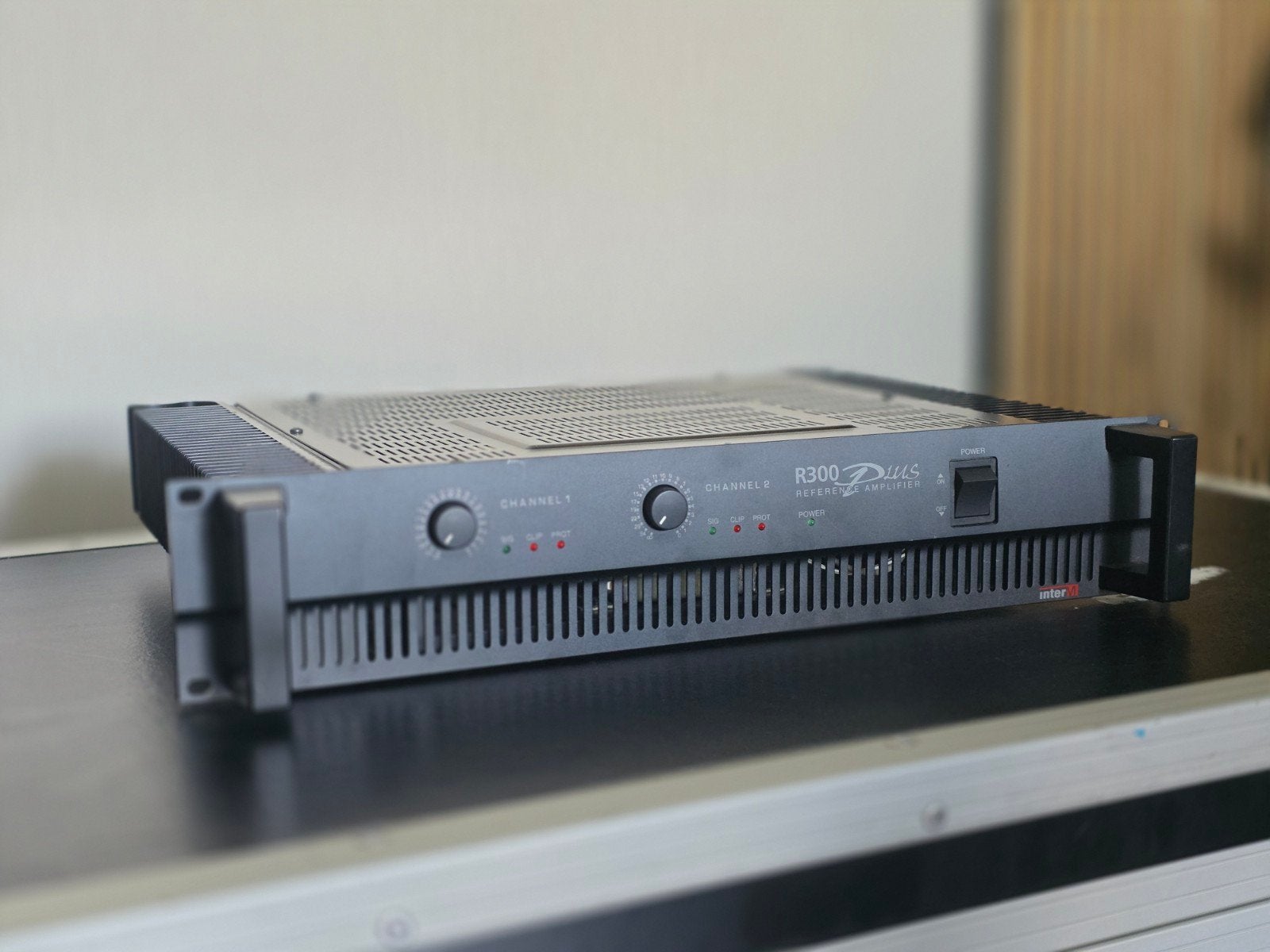 INTER M R300 PLUS REFERENCE AMPLIFIER ZGAN 300 WATTS, Audio, Tv en Foto, Ophalen, Zo goed als nieuw, 120 watt of meer, Overige merken