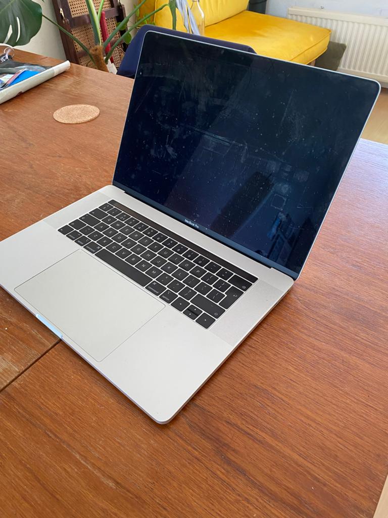 MacBook Pro 15 inch 2018 - Scherm defect, 2 tot 3 Ghz, 15 inch, Niet werkend, Ophalen