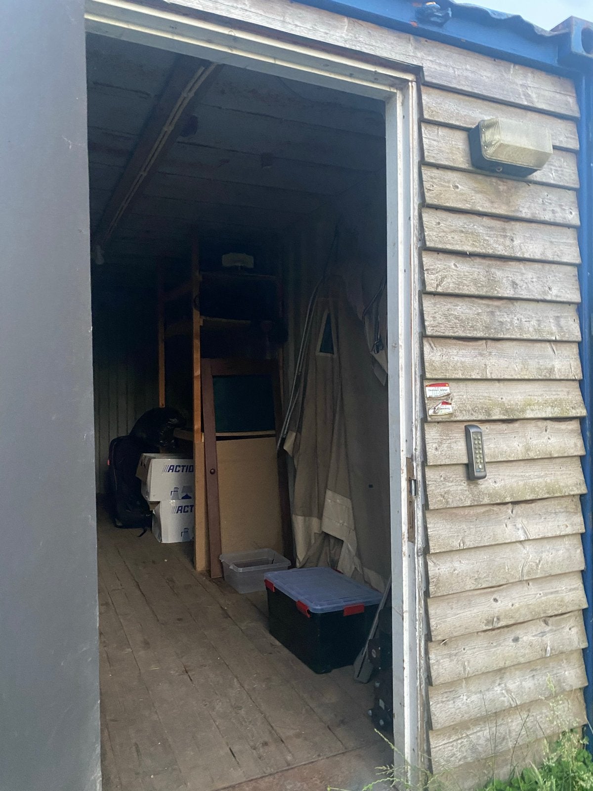 Opslagcontainer / Zeecontainer met houten bekleding, Ophalen