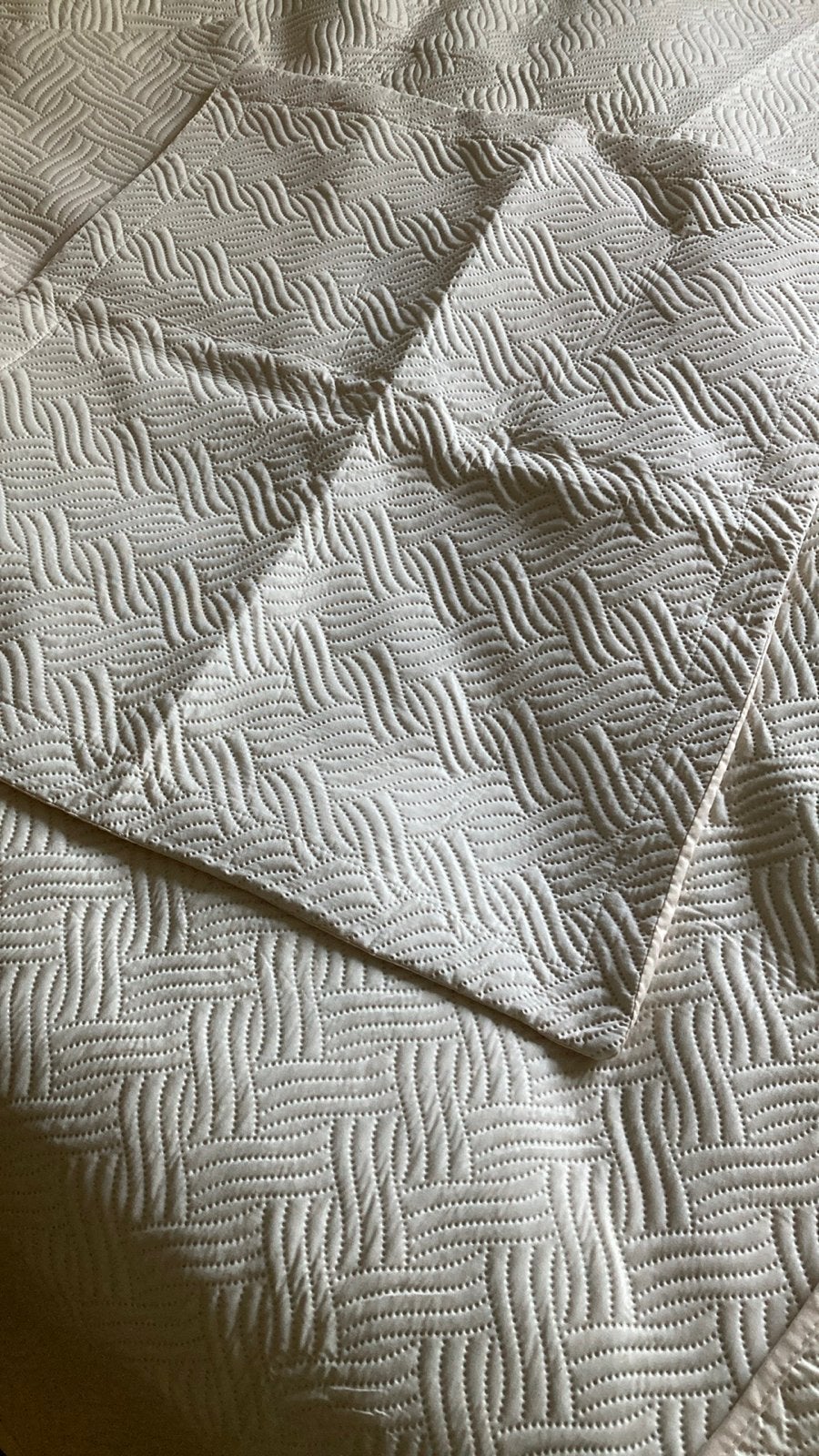 Nieuwe Crème Sprei met Twee Kussenslopen, Beige, Ophalen of Verzenden, Overige merken, Polyester