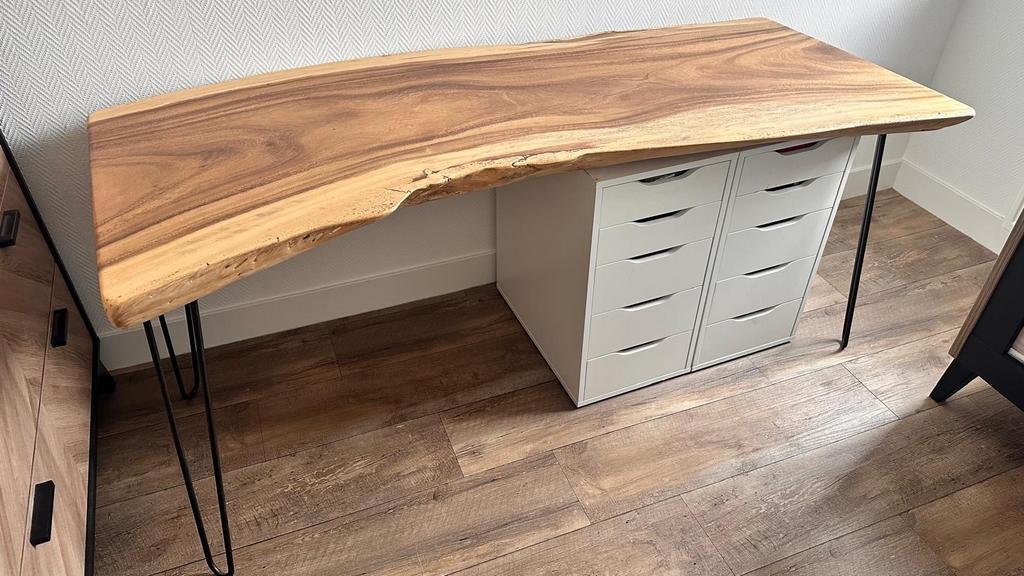 Unieke Suar Boomstamtafel met Hairpin Poten - Industrieel, Huis en Inrichting, Tafels | Bijzettafels, Ophalen, Gebruikt, Overige vormen