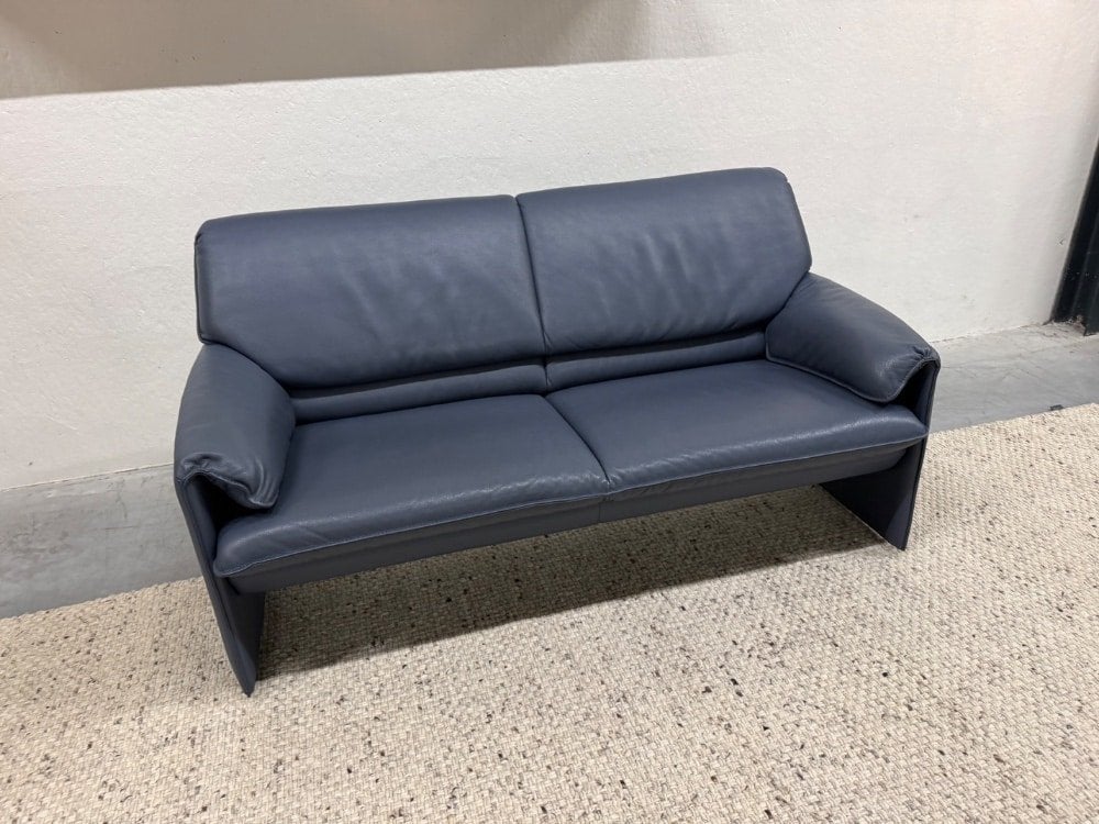 Nieuwstaat Leolux Bora Beta Bank 2,5 Zits blauw leer 176, Leolux, Info@leolux.nl, 150 tot 200 cm, Tweepersoons