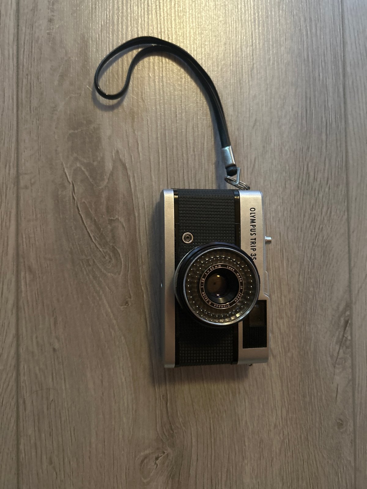 Vintage Olympus Trip 35 camera met hoesje, Ophalen, Gebruikt, Compact, Olympus