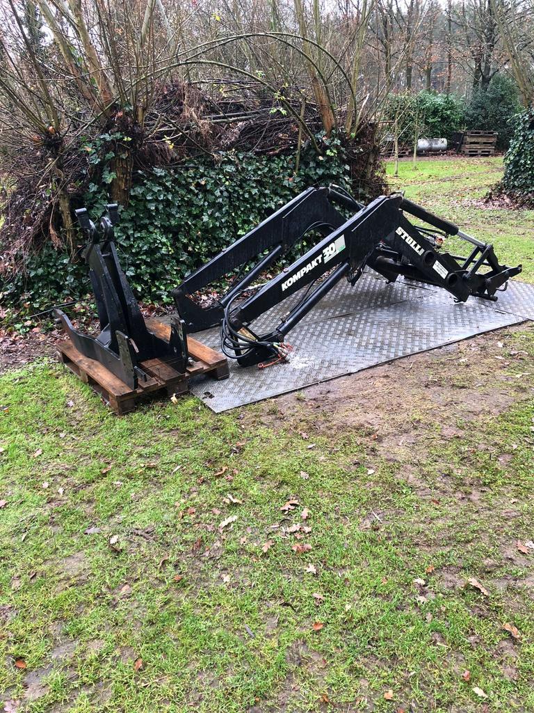 Stoll 30HDP Voorlader + Deutz-Fahr aanbouwdelen, Zakelijke goederen, Ophalen, Weidebouw