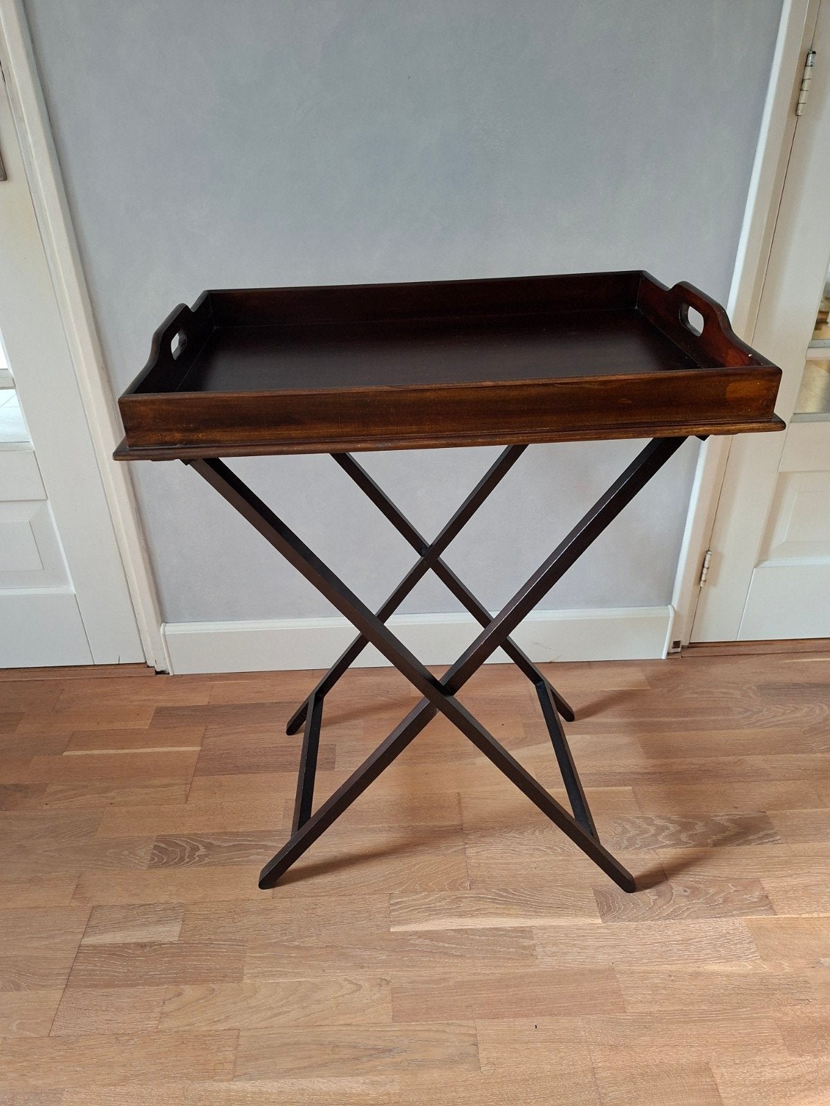 Vintage houten butlertray/dienbladtafel met inklapbaar onder, Ophalen