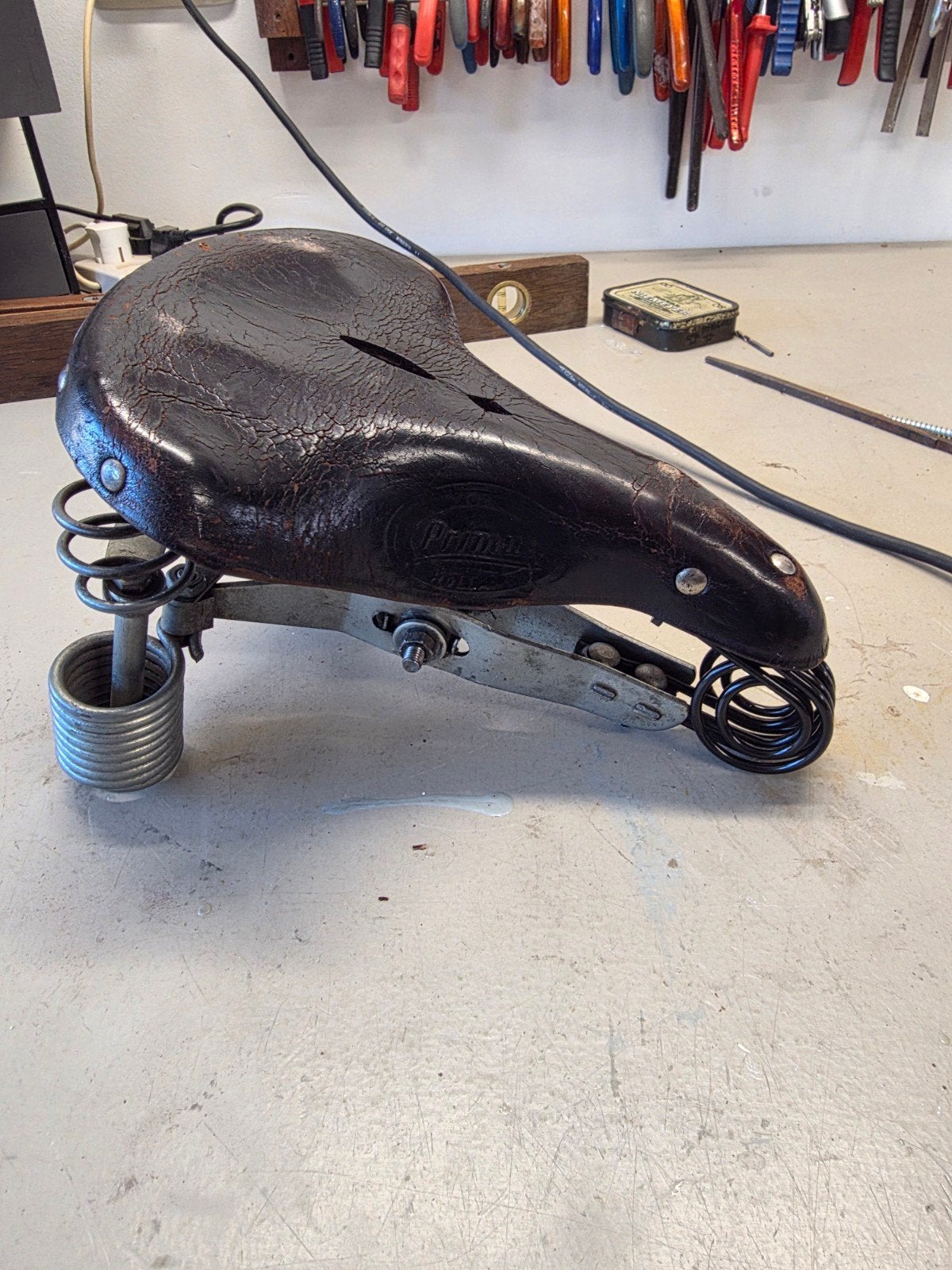 Primus Zadel - Made in Holland, Fietsen en Brommers, Primus, Oldtimerfiets, Gebruikt, Leer