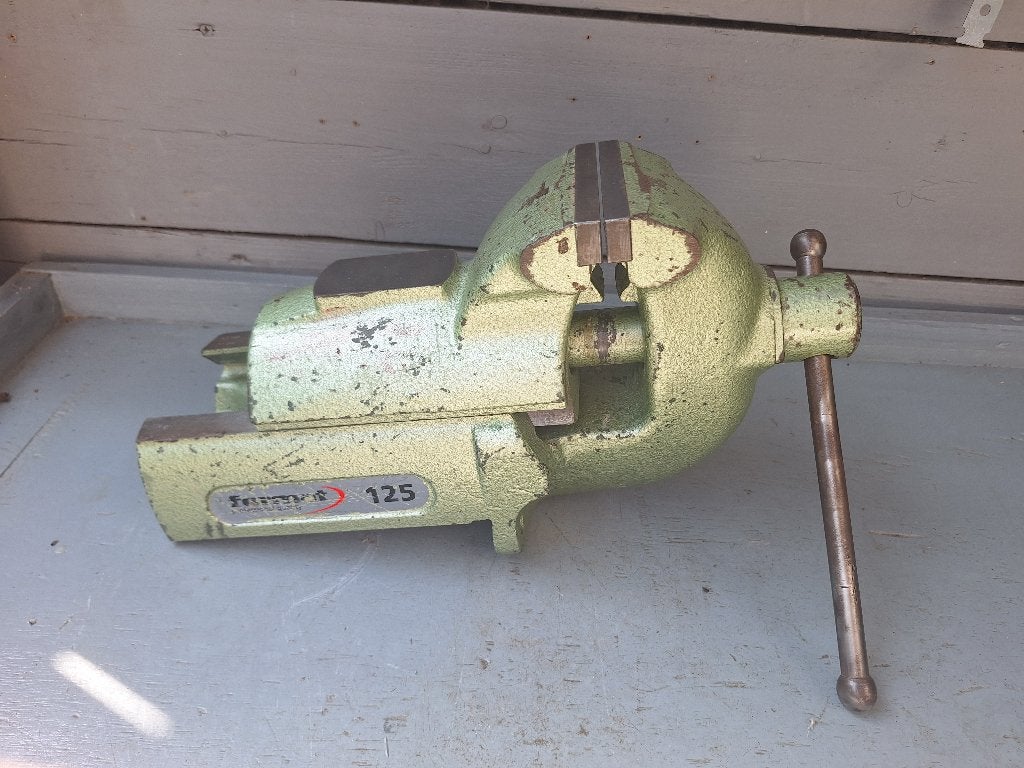 Format E125 bankschroef 125mm bekbreedte 23kg, Ophalen, Gebruikt