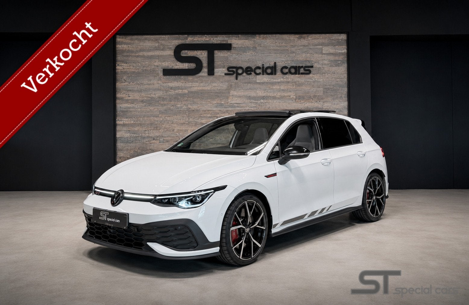 Volkswagen Golf 2.0 TSI GTI Clubsport|Pano|Leder|Akra, Gebruikt, 4 cilinders, Wit, Bedrijf