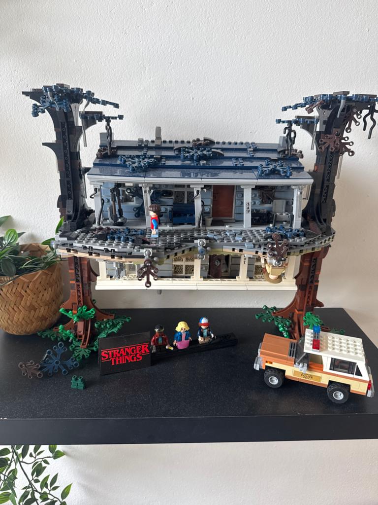 LEGO Stranger Things The Upside Down (75810), Kinderen en Baby's, Speelgoed | Bouwstenen, Zo goed als nieuw, Ophalen of Verzenden